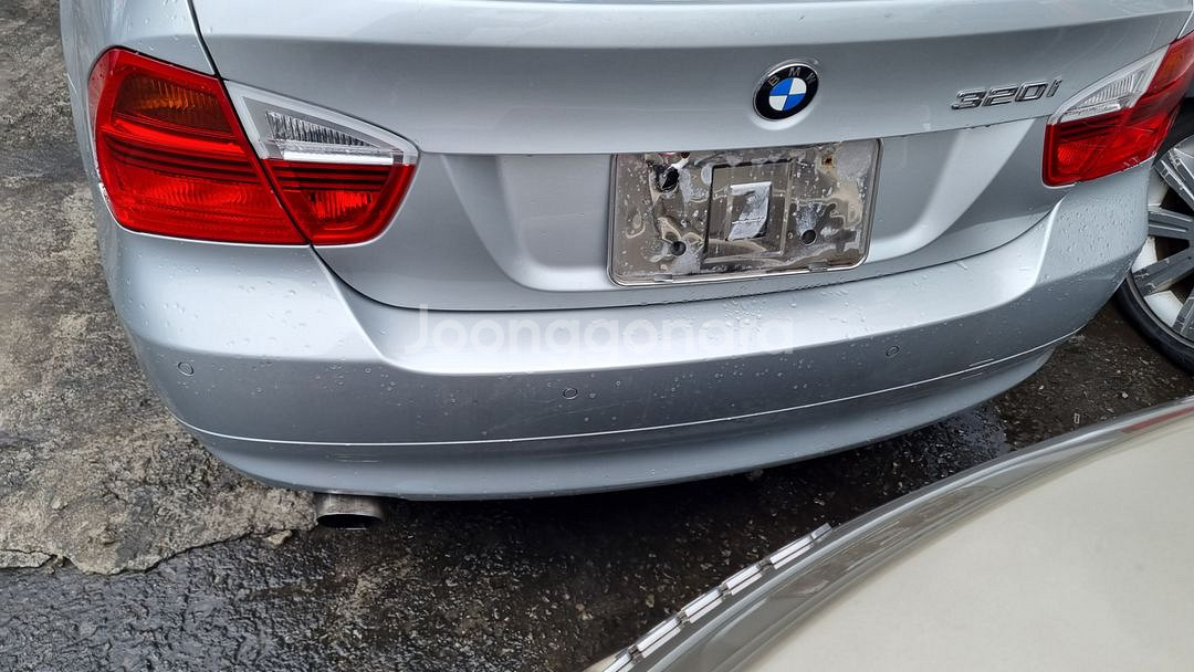 BMW E90 320i 폐차로 부품판매 합니다 06년식--2