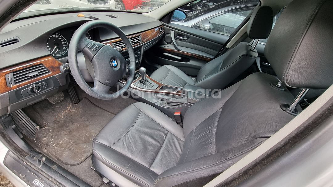 BMW E90 320i 폐차로 부품판매 합니다 06년식--3