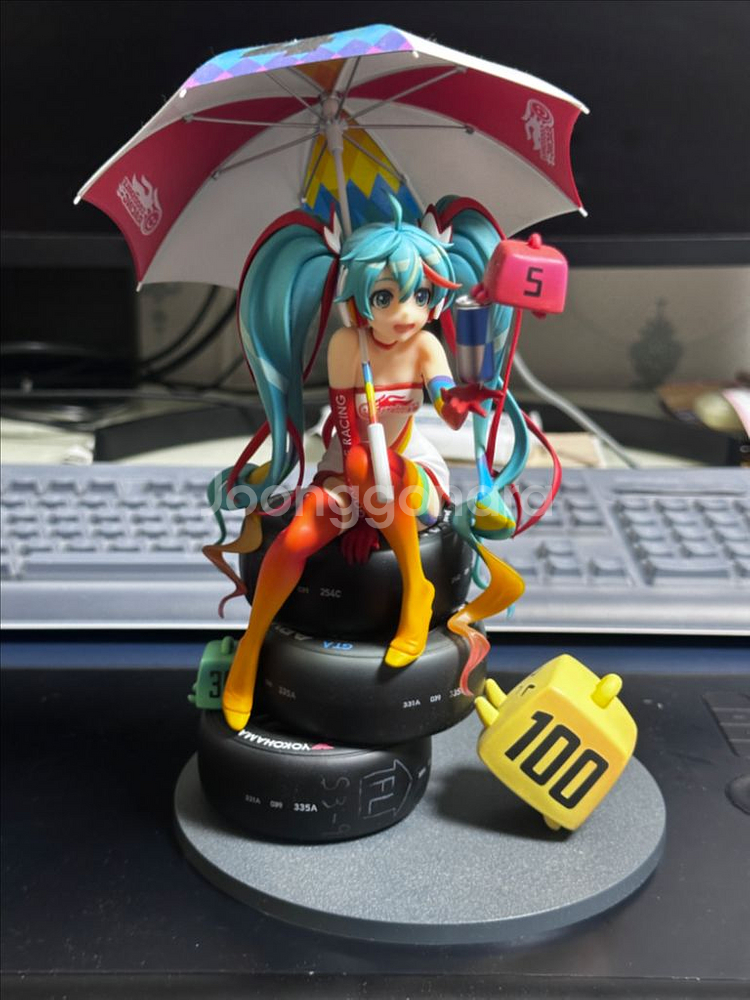 굿스마일 레이싱 미쿠 2014 버전 피규어입니다--0