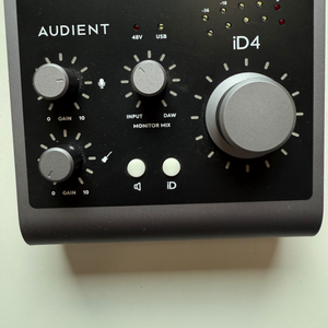 오인페 Audient iD4