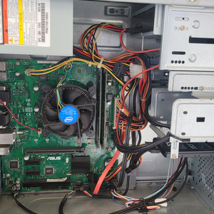 컴퓨터 본체(i5-6500.8기가.ssd120)