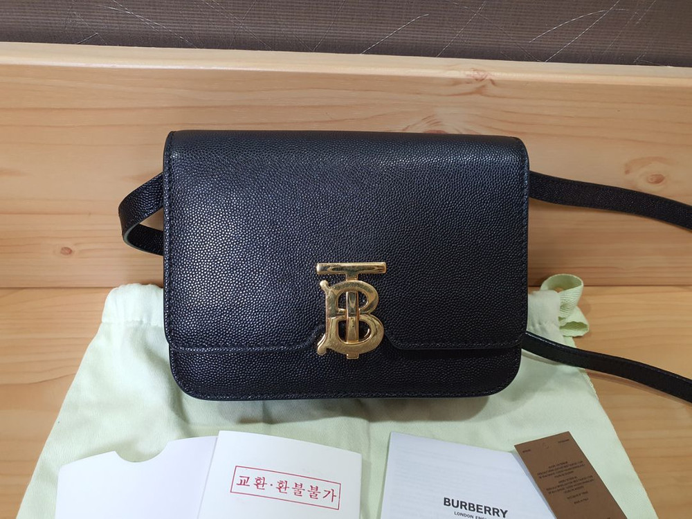 버버리 TB 레더 미니백 8020608--2