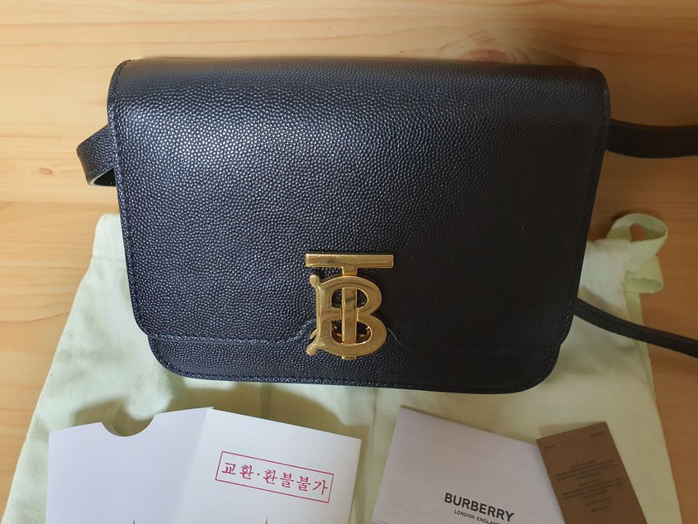 버버리 TB 레더 미니백 8020608--1