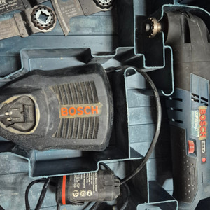 보쉬 GOP10.8V-28 충전 멀티커터 10.8V
