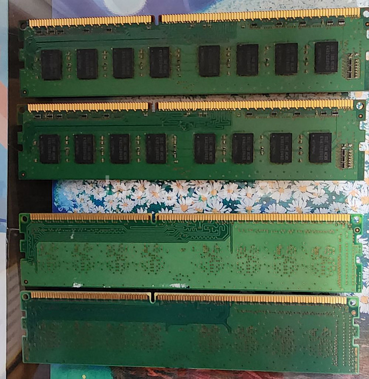 삼성 PC램 4GA. 2개--1