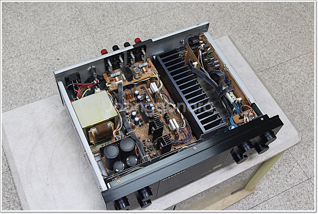 마란츠 고급형 인티앰프 모델 PM-64 MK2--4