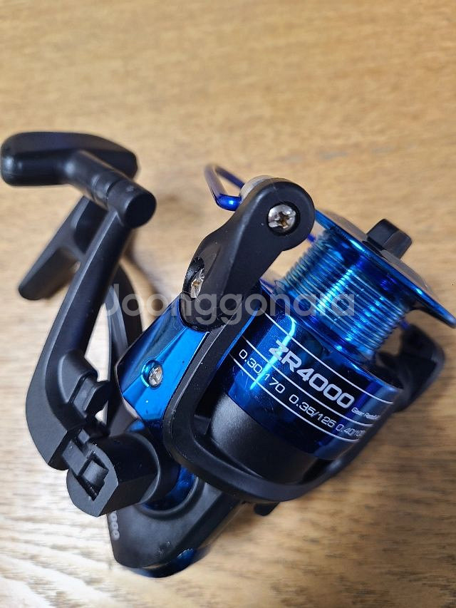 스피닝릴 4000번--1