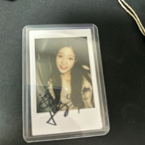 정채연 싸인폴라