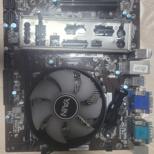h110m 메인보드 cpui7-6700 세트 팝니다.