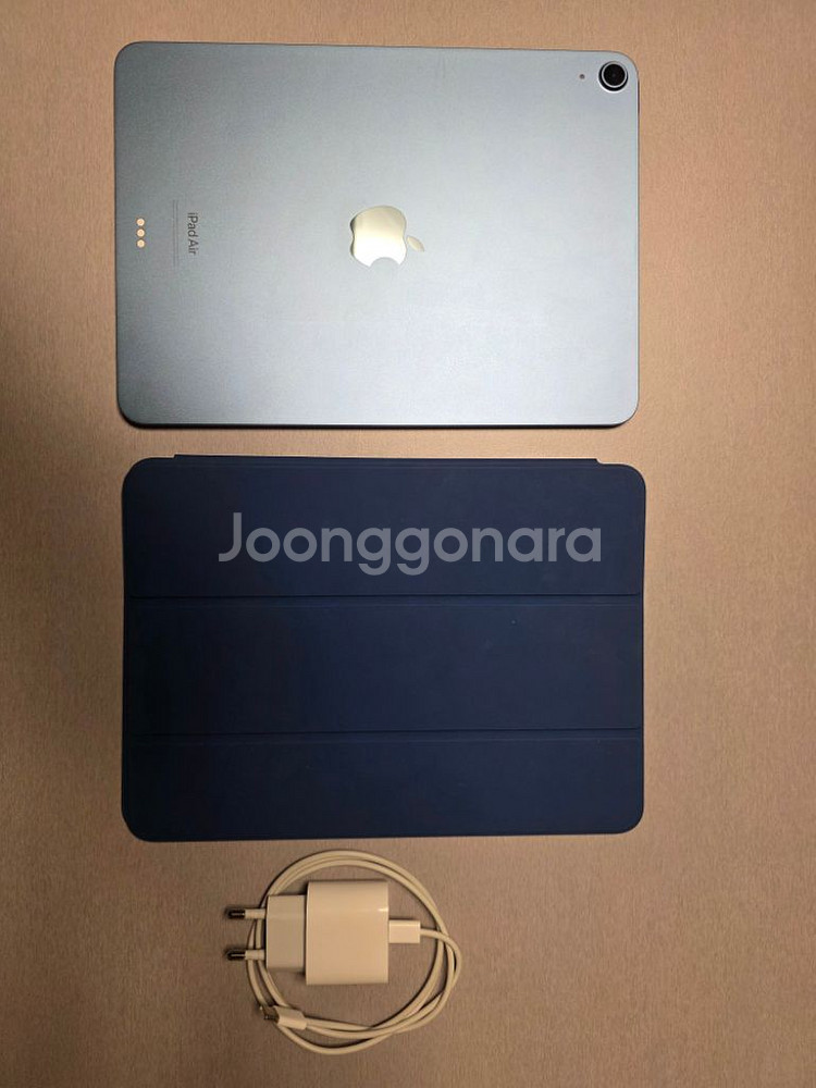 아이패드 에어5 64GB Wi-Fi + 정품 충전기/케--1