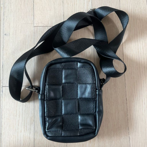 zara 남성 미니 크로스백