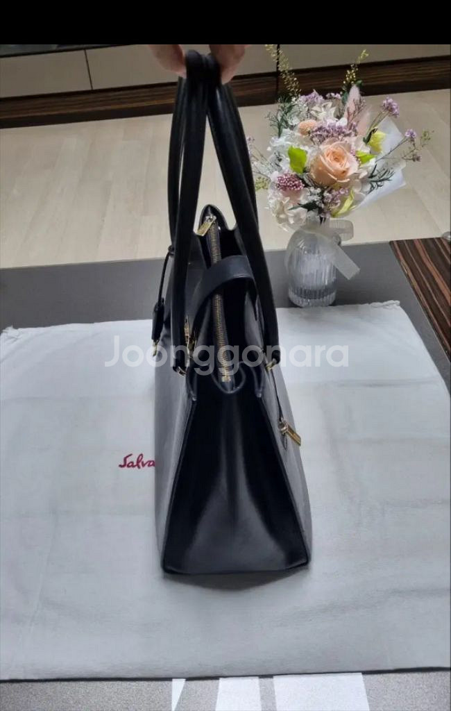 페라가모 마를린 토트백21D552(미디움.상태깨끗좋음--4