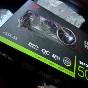 RTX 5090 아스트랄