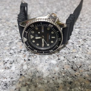 세이코다이버쿼츠7C43-6010