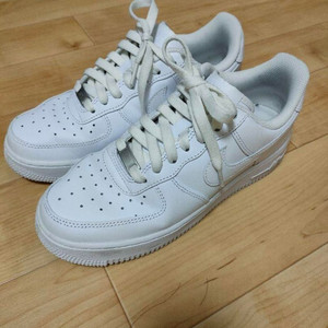 Nike Air Force 1 07 Low White