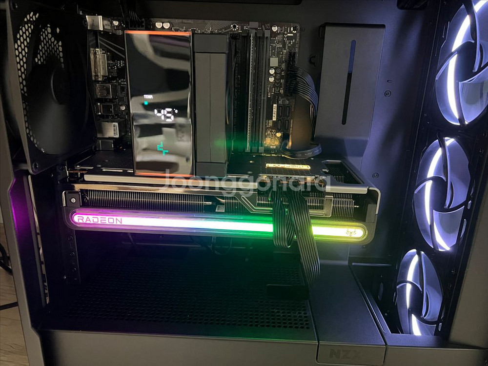 AMD 라데온 사파이어 7800XT 니트로 판매합니다.--0