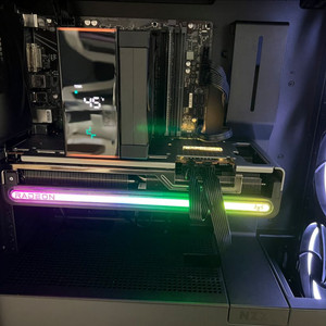AMD 라데온 사파이어 7800XT 니트로 판매합니다.