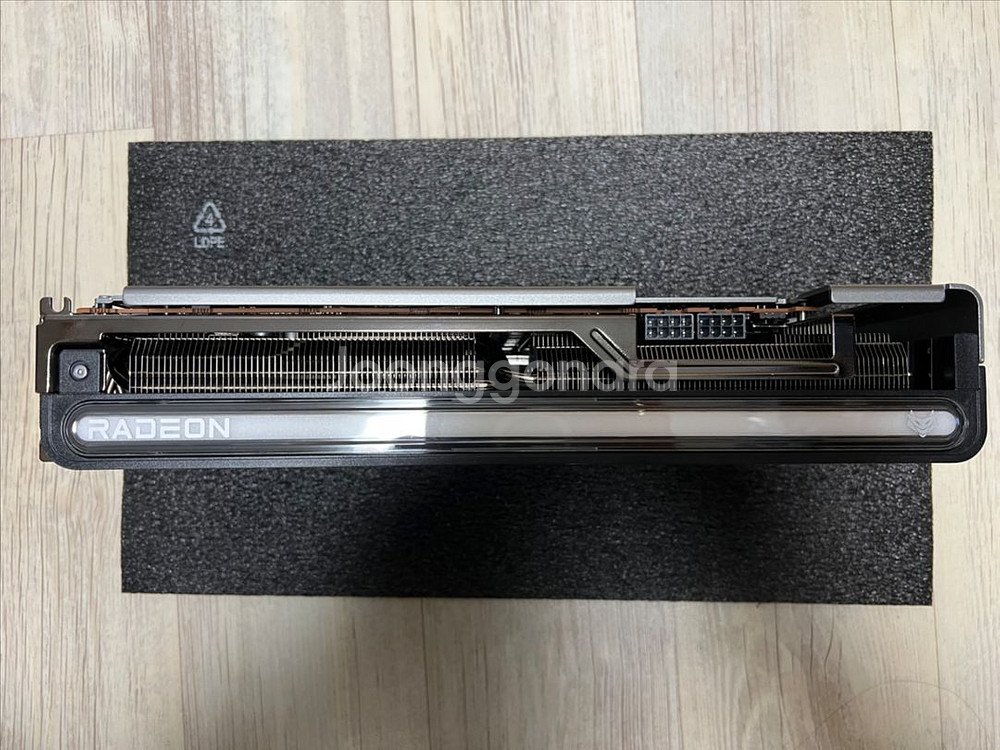 AMD 라데온 사파이어 7800XT 니트로 판매합니다.--6
