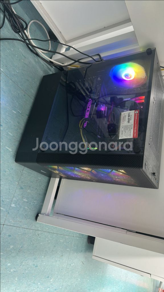게이밍 컴퓨터 본체 모니터 2개, 무선 마우스 세트--2