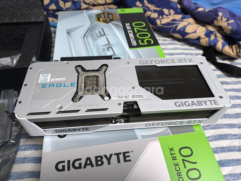 기가바이트 5070 화이트--2