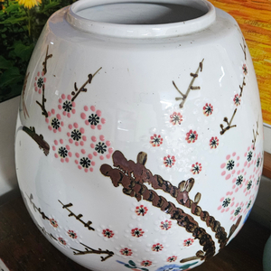 백자 매화문 항아리 넓이41cm 높이46cm