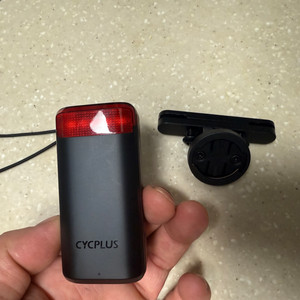 CycPlus L7 자전거 후미등 레이더 팝니다
