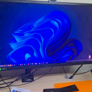 프레데터 4k 144hz 패널 고장 급처합니다