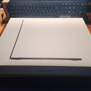 맥북에어15 M2 / 16GB / 256GB 팝니다.
