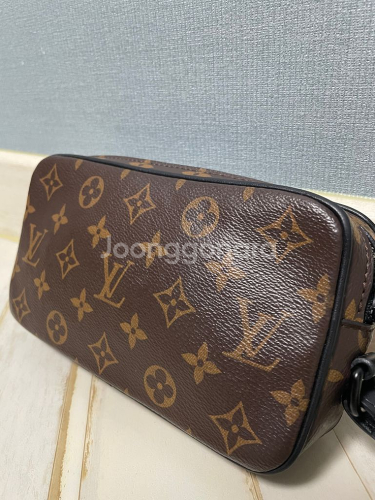 한정판 루이비통X버질아블로 포쉐트 볼가 스트랩 클러치백--3