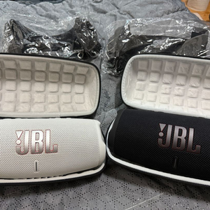 JBL charge5 블랙/화이트 일괄 팝니다