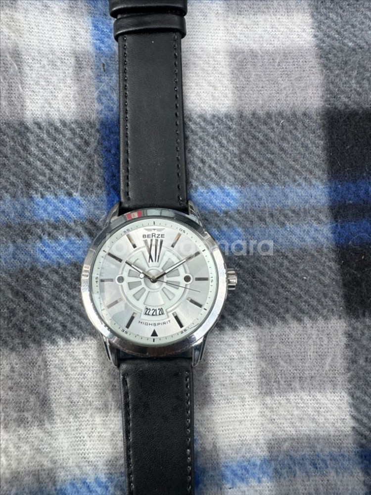 BERZE HIGHLAND 손목시계 판매합니다--1