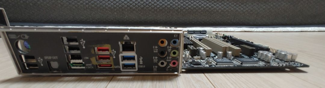 ASUS 세이버투스 X58 메인보드 이미지