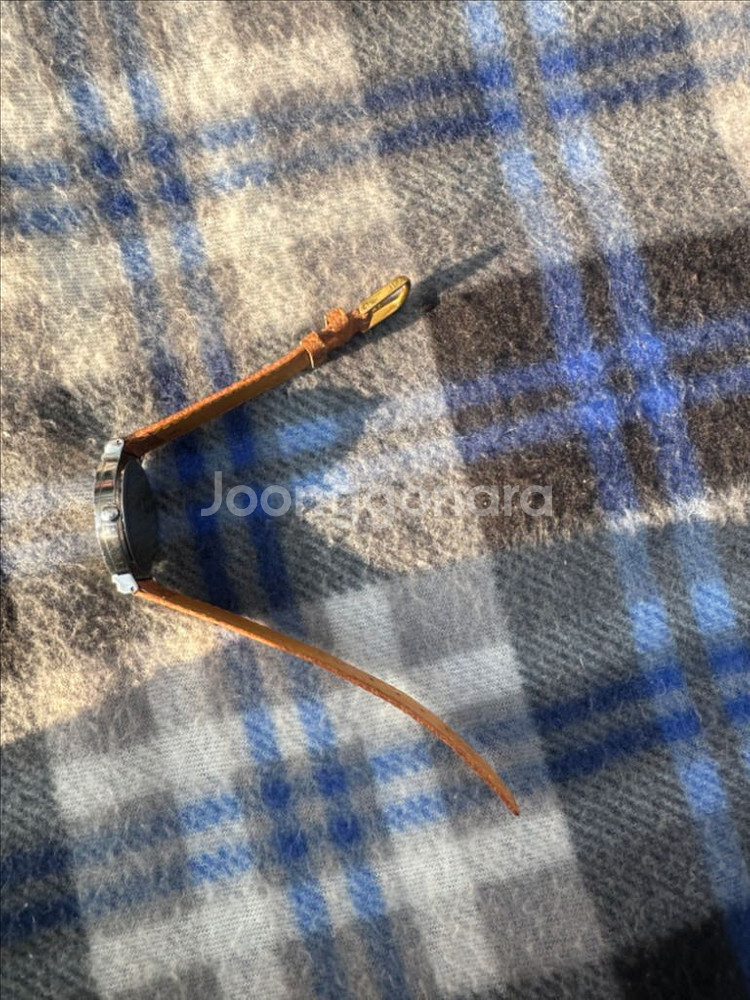빈티지 무드 가득! 로이드 여성 시계 판매합니다--2