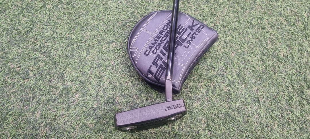 스카티카메론 트리플 블랙 한정판 퍼터 이미지