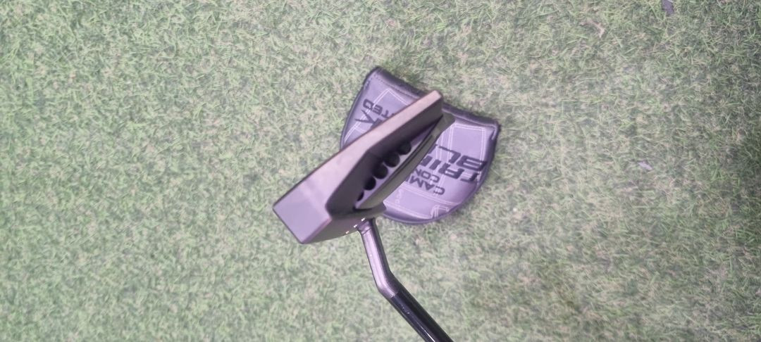 스카티카메론 트리플 블랙 한정판 퍼터 이미지