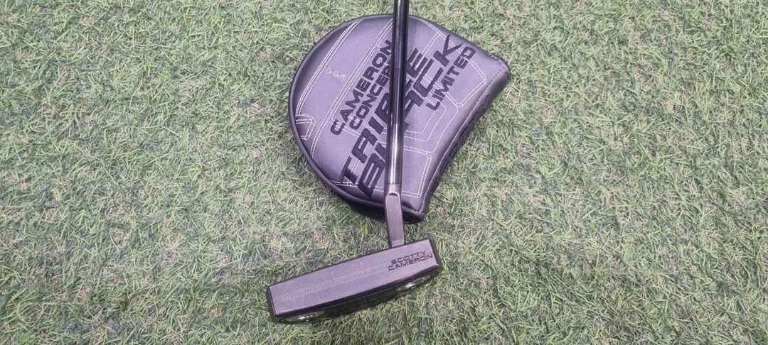 스카티카메론 트리플 블랙 한정판 퍼터 이미지