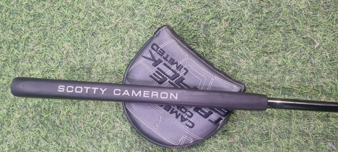 스카티카메론 트리플 블랙 한정판 퍼터 이미지