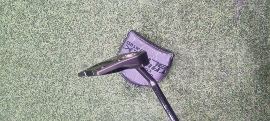 스카티카메론 트리플 블랙 한정판 퍼터 이미지