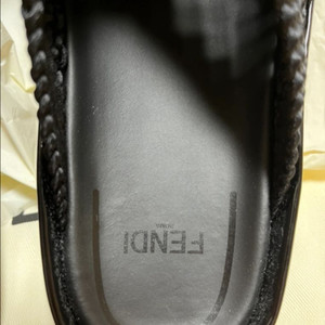 (완전 새제품)펜디 여성 FF 로고 크로스 우븐 스트랩