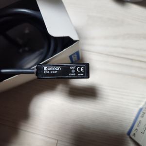 OMRON E3S-LS3P 2m