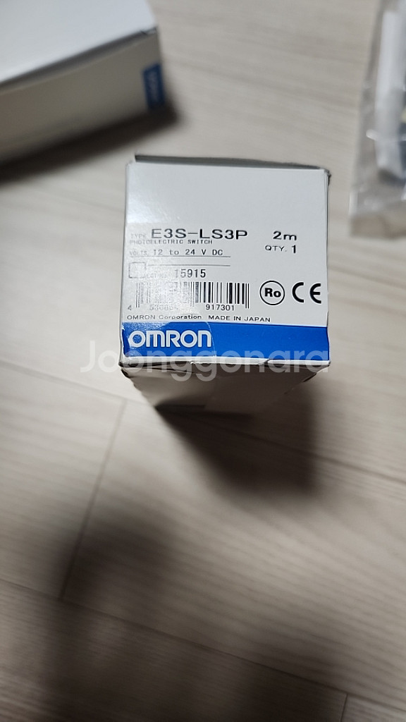 OMRON E3S-LS3P 2m--2