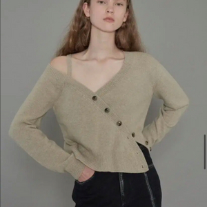 다이애그널 숄더 스트랩 버튼 가디건 SHOULDER S