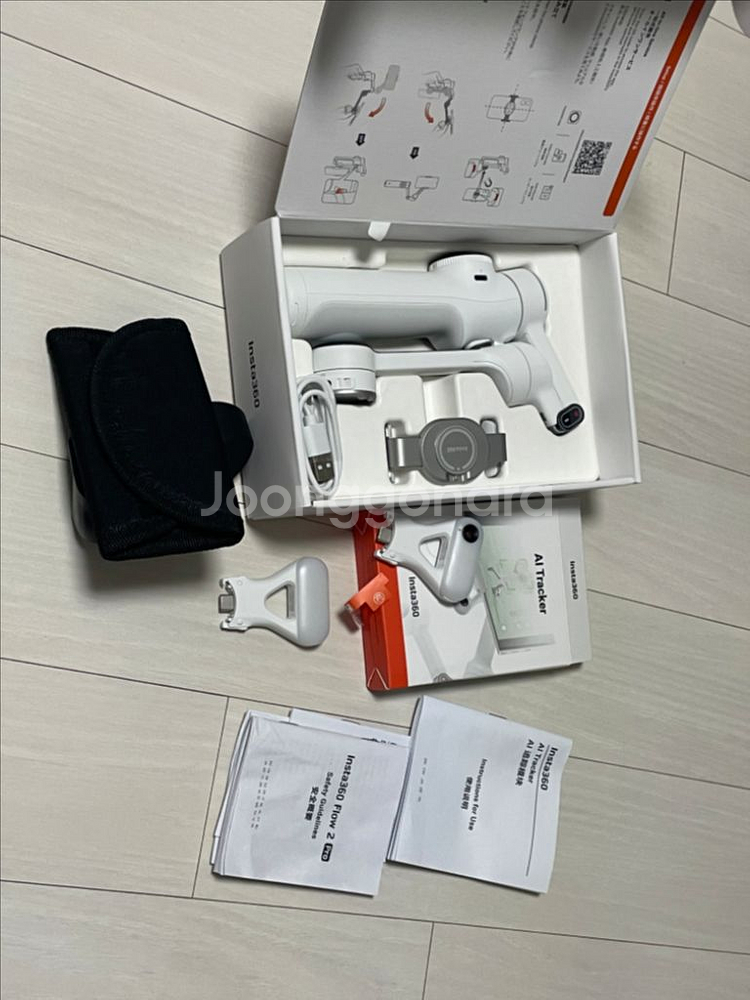 인스타 360 짐벌 flow 2 pro--1