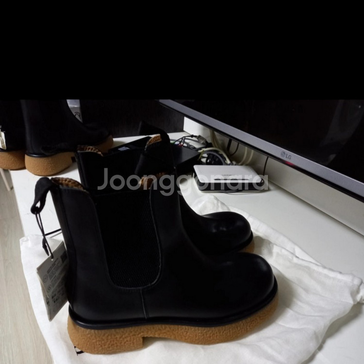 자라 소가죽 블랙 앵클부츠 1115810--1