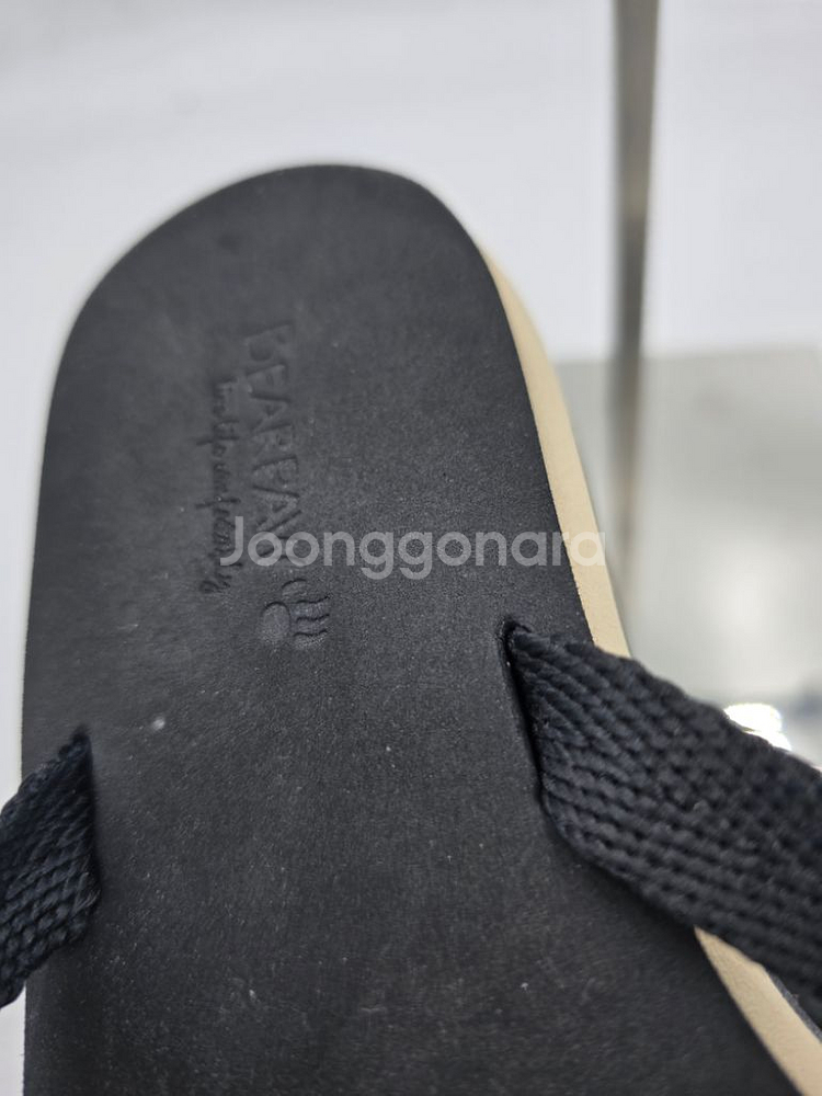 베어파우 블랙 쪼리 샌들(8)250--7
