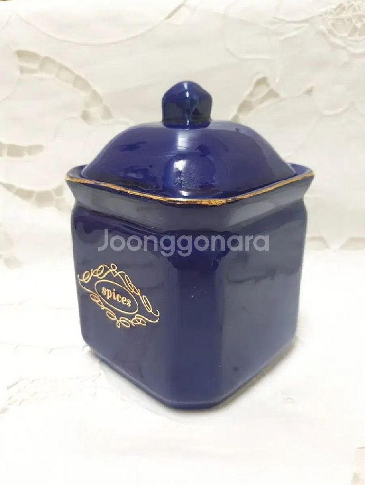 도자기합 보관용기--1