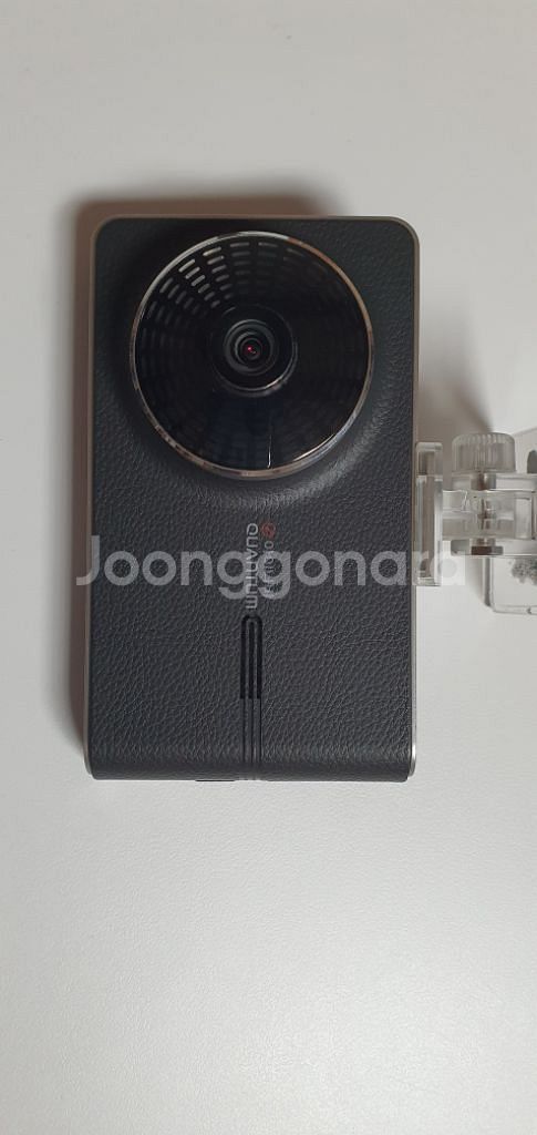 아이나비 블랙박스 퀀텀64기가팝니다.--1