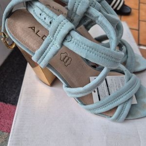 알도 샌들 235