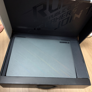 ASUS ROG Zephyrus 노트북 G16