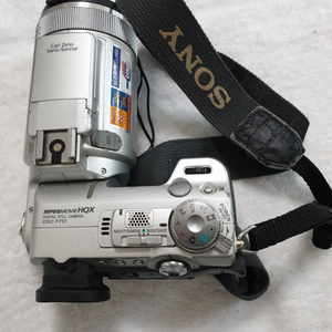 소니 DSC-F717 디카